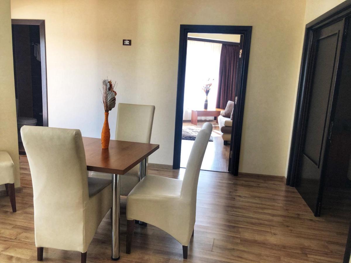 Hotel Crystal Palace Râmnicu Vâlcea Екстериор снимка
